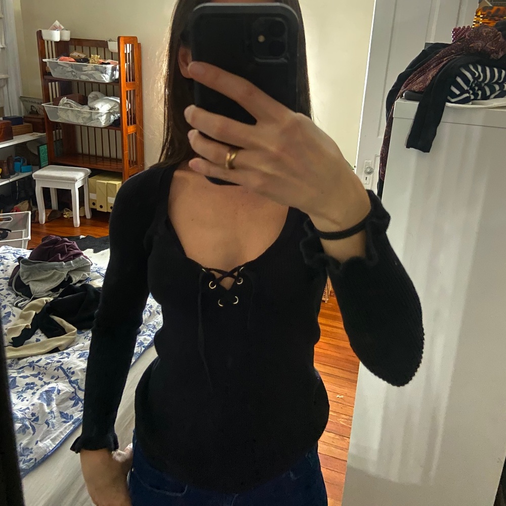 Sezane laced black jumper